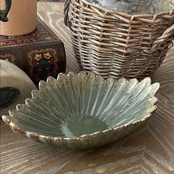 NEW! Vintage Inspired Cottage Farmhouse Sunflower Flower Serving Bowl - Picture 1 of 13